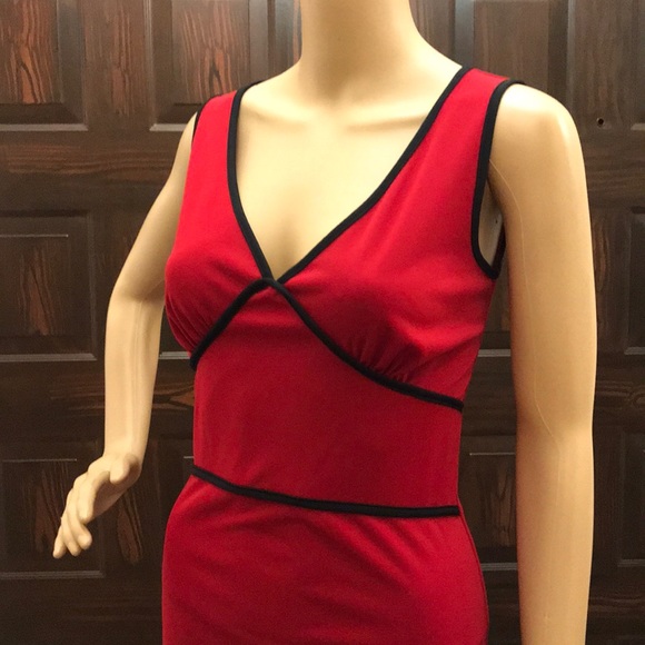 Red and black dress - Picture 7 of 16